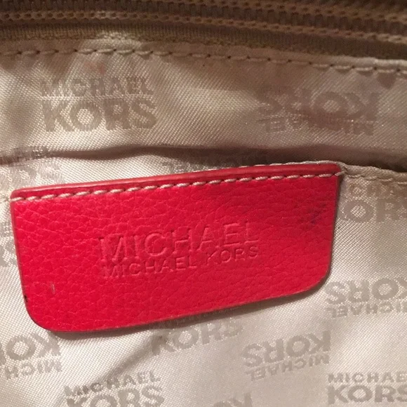 Michael Kors Cream and Red Tote with Elegant Design - Picture 3 of 16